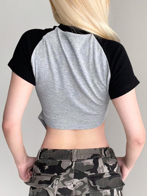 grey-letter-metal-logo-round-neck-short-sleeve-top-4