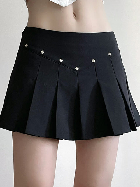 gothic-black-low-waist-rivet-pleated-skirt-1