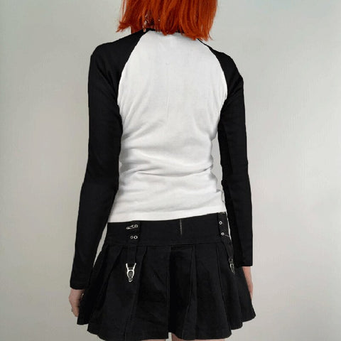 gothic-bow-printed-graphic-knitted-slim-top-4