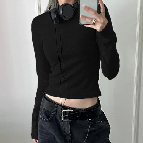 casual-white-crew-neck-crop-top-4