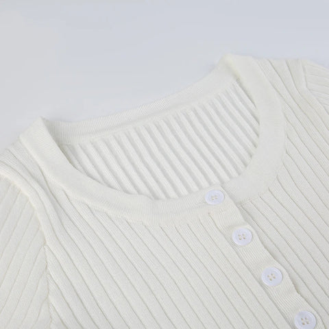 basic-white-buttons-long-sleeves-knitted-top-6