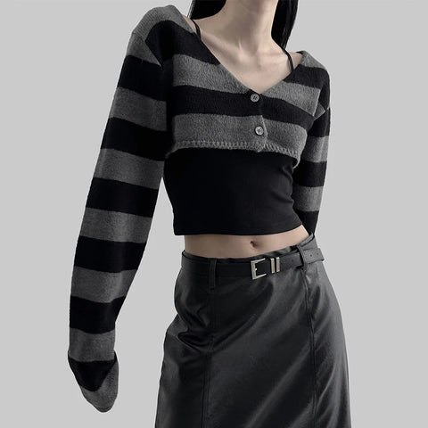gothic-stripe-buttons-up-knit-crop-top-3