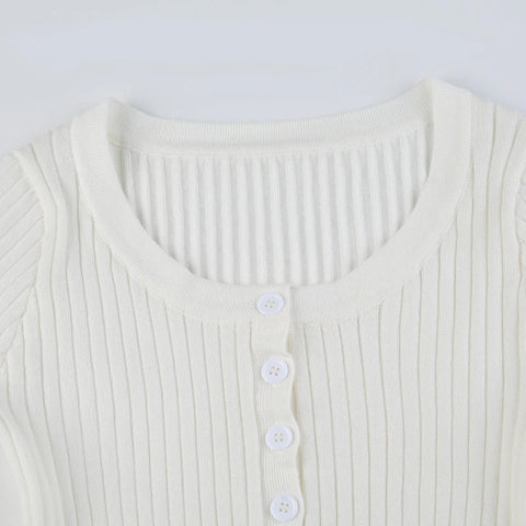 basic-white-buttons-long-sleeves-knitted-top-5