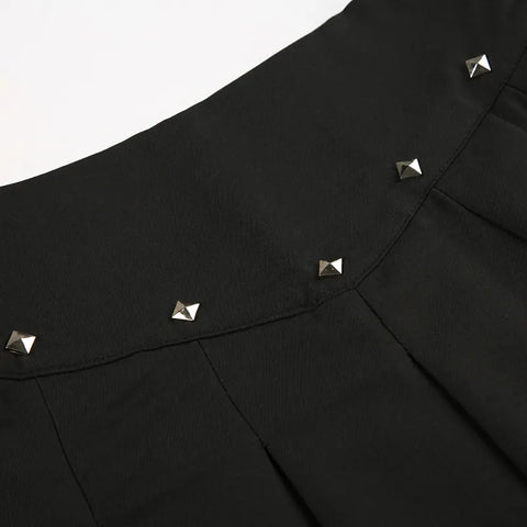 gothic-black-low-waist-rivet-pleated-skirt-7