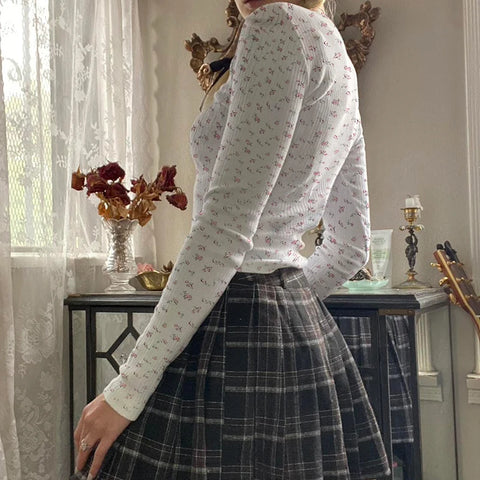 sweet-white-flowers-print-long-sleeves-top-3