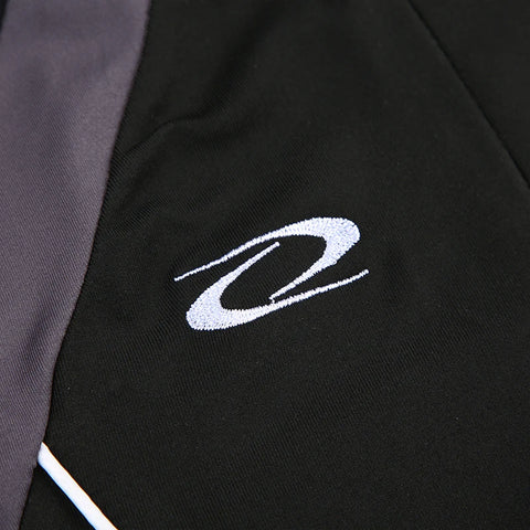 casual-stripe-stitch-zipper-crop-top-9