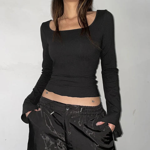 basic-black-flare-sleeve-slim-backless-cropped-top-3