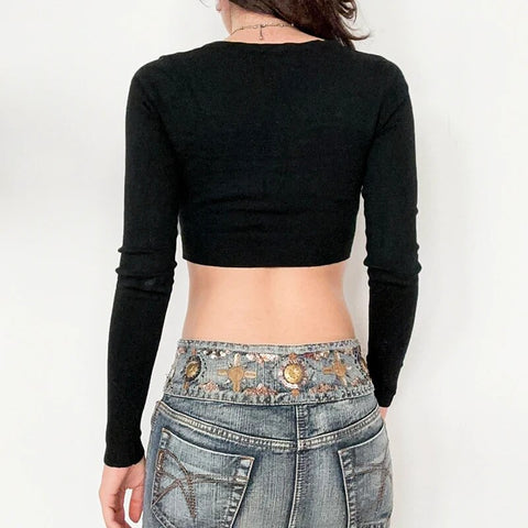 black-v-neck-buttons-crop-top-3