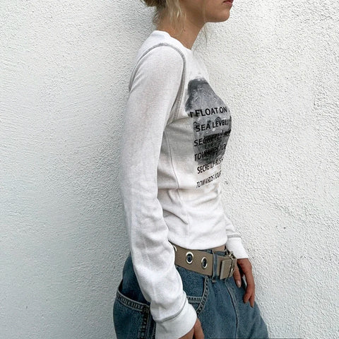 basic-long-sleeve-graphic-print-top-3