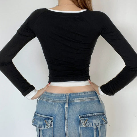 casual-patched-buttons-long-sleeve-crop-top-4