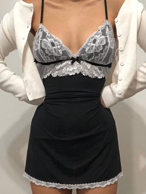 v-neck-lace-patchwork-strap-bodycon-sexy-backless-dress-1